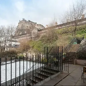 Charming 1 Bed With Castle View Apartamento Edimburgo