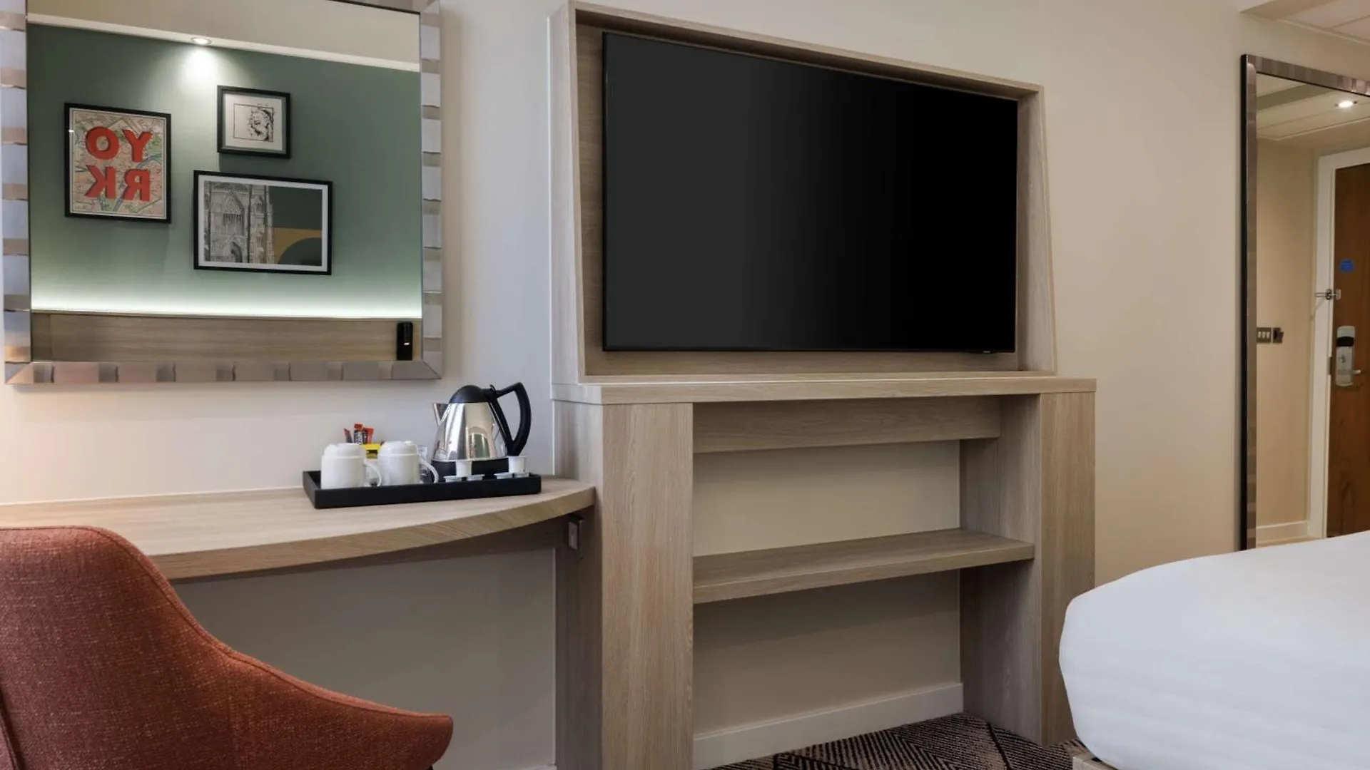 ***  מלון Hampton By Hilton יורק בריטניה