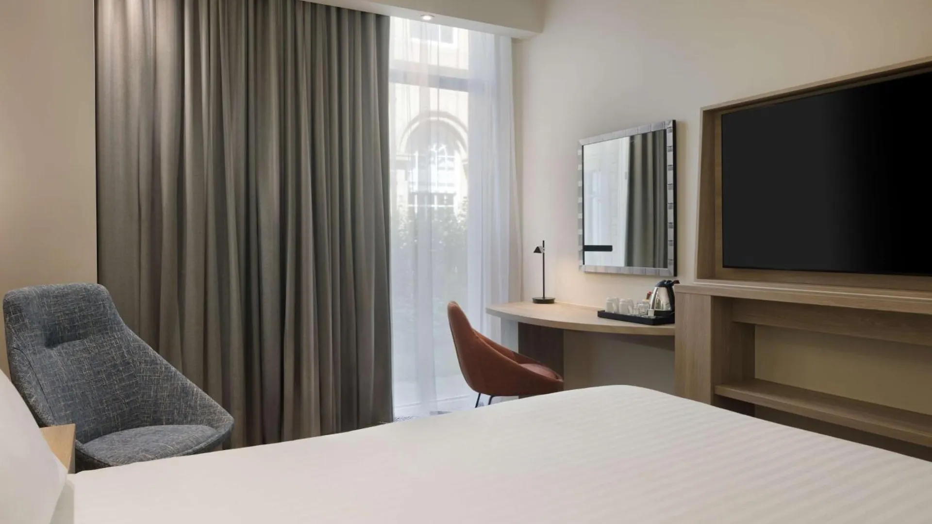 מלון Hampton By Hilton יורק 3*,